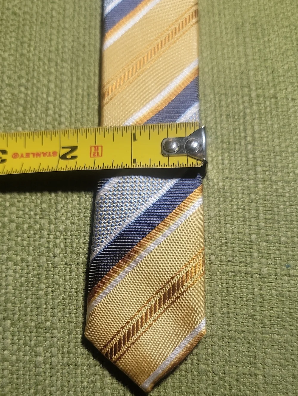 Bloomingdales Men's Striped Yellow and Gray Silk Tie - Classic Formal Accessory